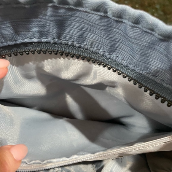 Lug travel handbag. Like new . Gorgeous blue crossbody .Travelers delight! - Picture 2 of 8